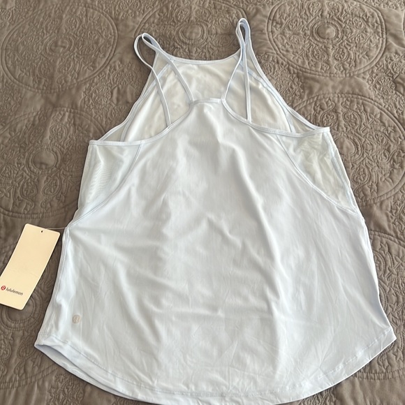 Lululemon Run Off Route tank NWT 8 light blue - Picture 4 of 8